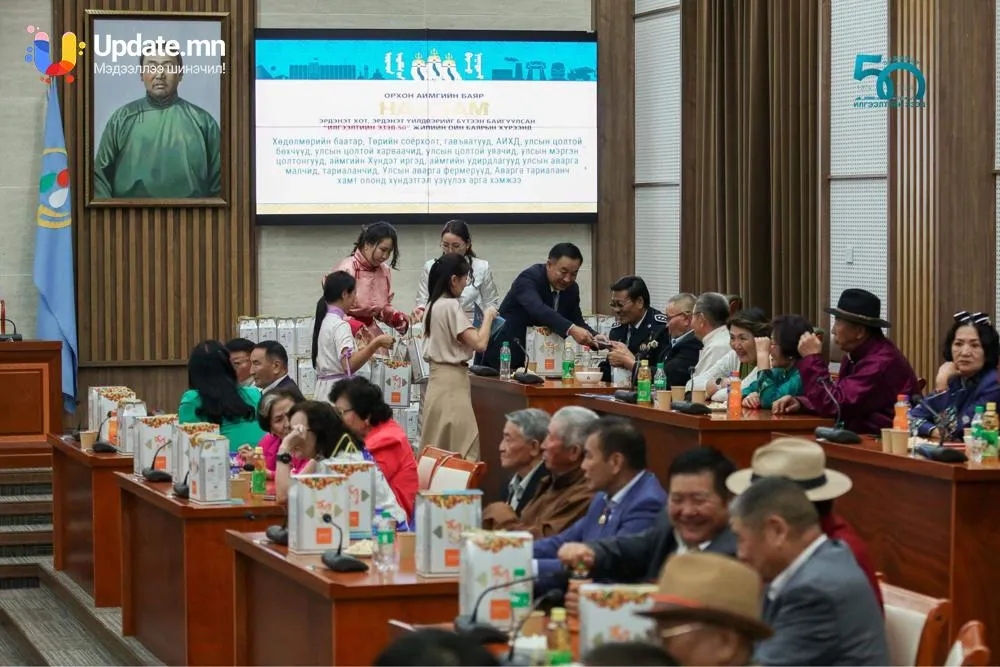 Хөдөлмөрийн баатар, гавьяатууд, улсын аваргуудад хүндэтгэл үзүүллээ