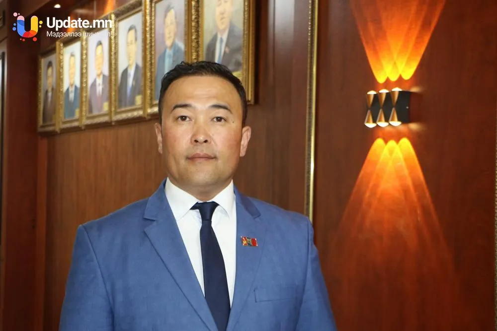 Баян-Өндөр сумын ИТХ-ын даргаар сонгогдсон Э.Эрдэнэбатын товч намтар