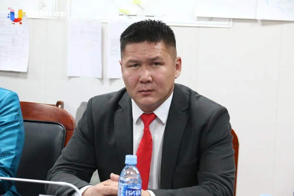 ЖАРГАЛАНТ СУМЫН УНАГАН ХҮҮ ЗАСАГ ДАРГА БОЛЛОО